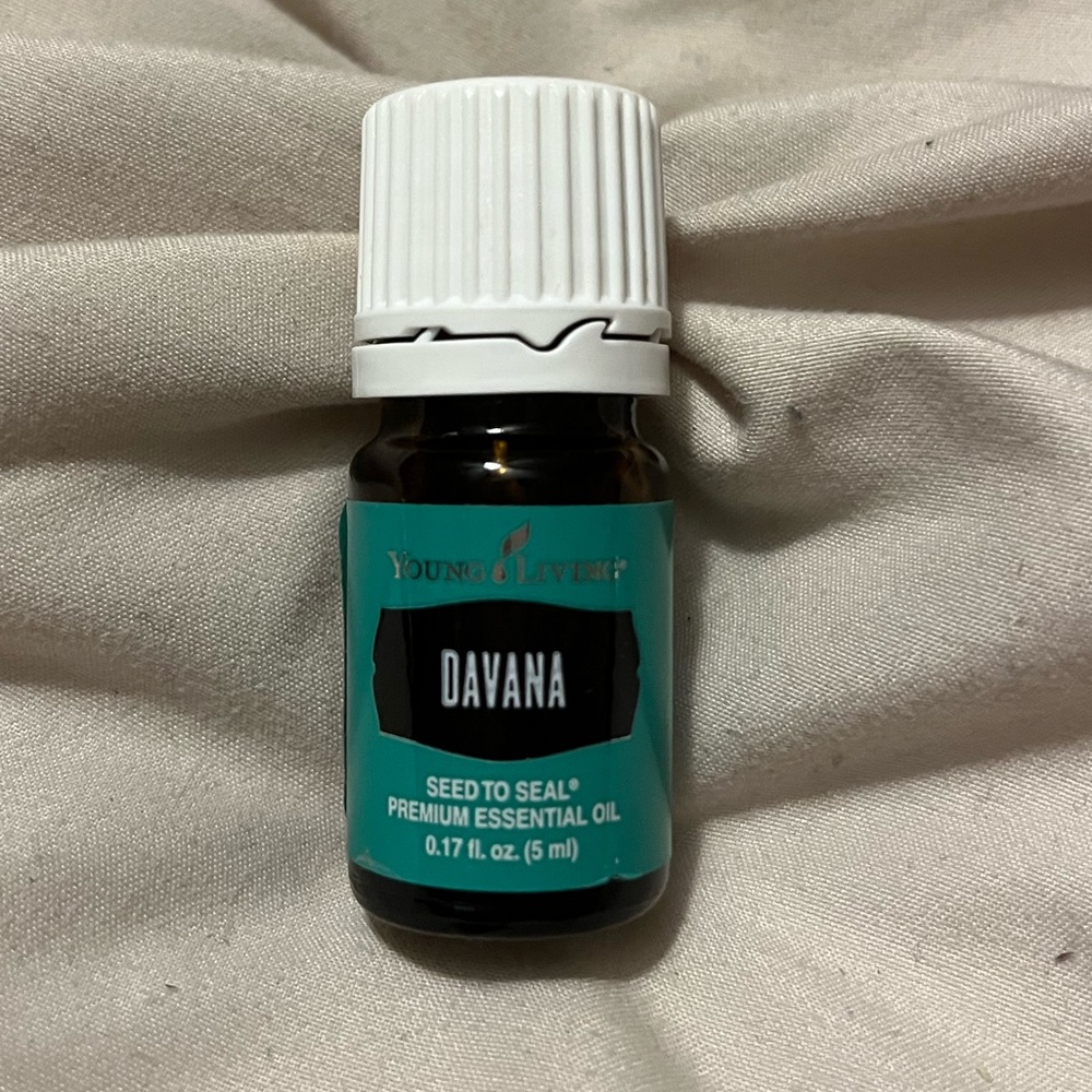 NEW DAVANA YOUNG LIVING OIL.